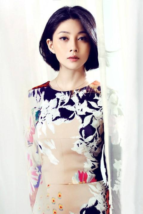 殷桃,1979年12月6日出生于中国重庆市,中国内地女演员,2003年毕业于